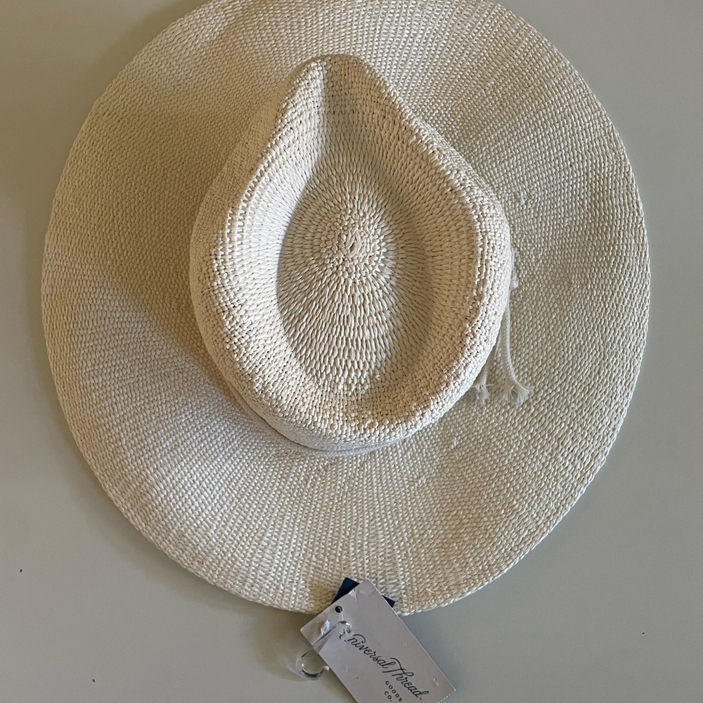 Universal Thread Cream/Off White Wide-Brimmed Hat